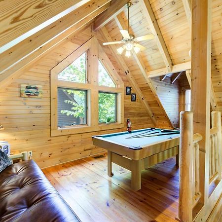 Bear Naked Villa Пиджен Фордж Екстериор снимка