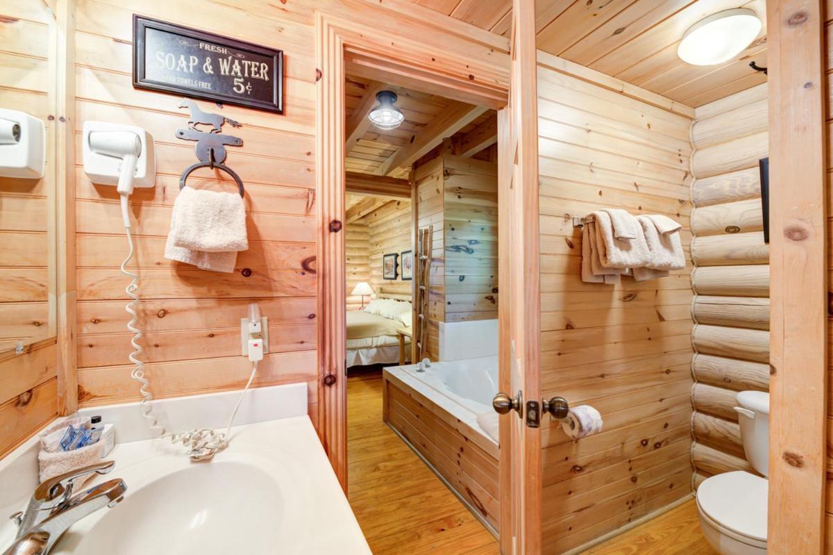 Bear Naked Villa Пиджен Фордж Екстериор снимка